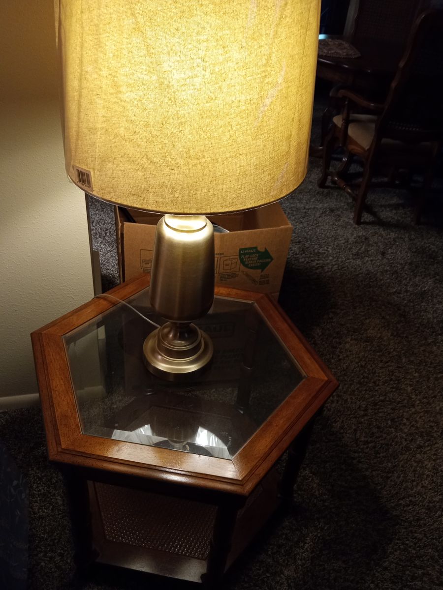 End table - Lamp included