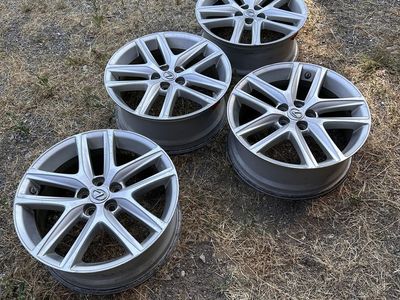 Lexus OEM 17" Rims - Set of 4 (2014 Lexus CT200h)