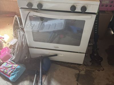 Whirlpool White Freestanding Gas Range Stove and Oven