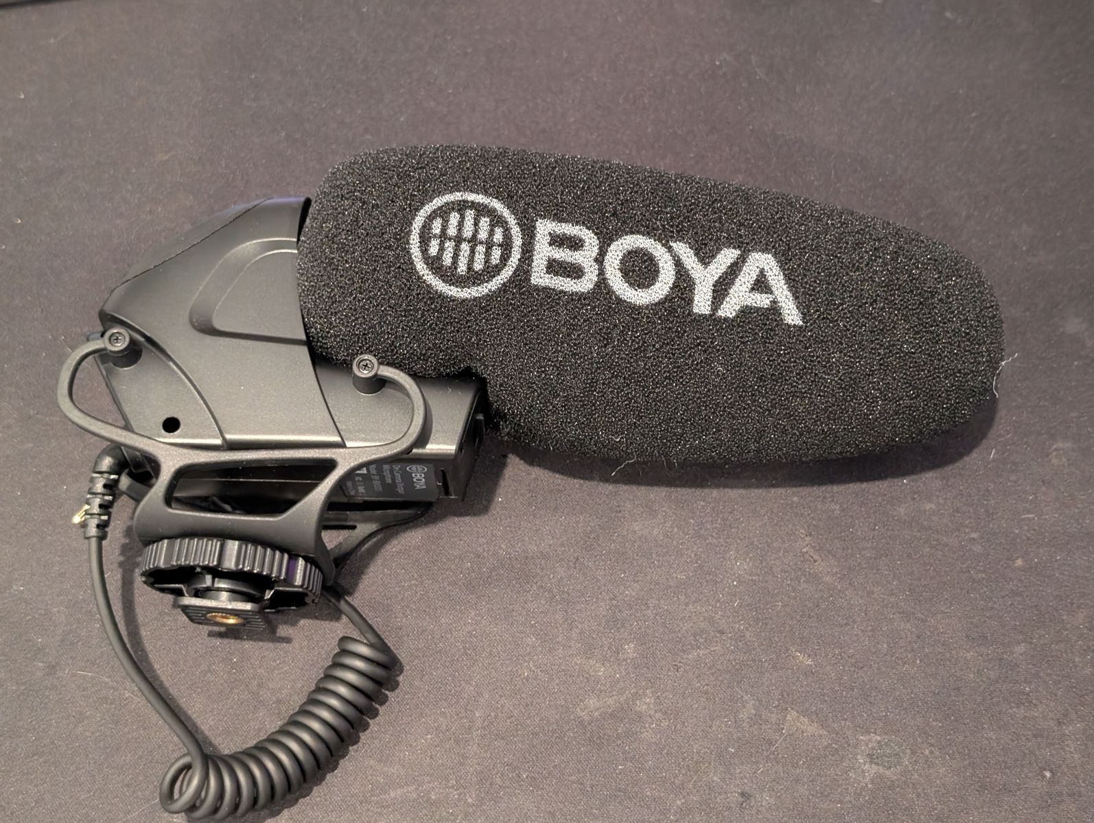 BOYA BY-BM3031 Battery Powered On Camera Shotgun Microphone Mic w/ windscreen and deadcat
