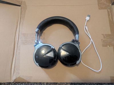 Cowin E7 Active Noise Cancelling Headphones in black with cord