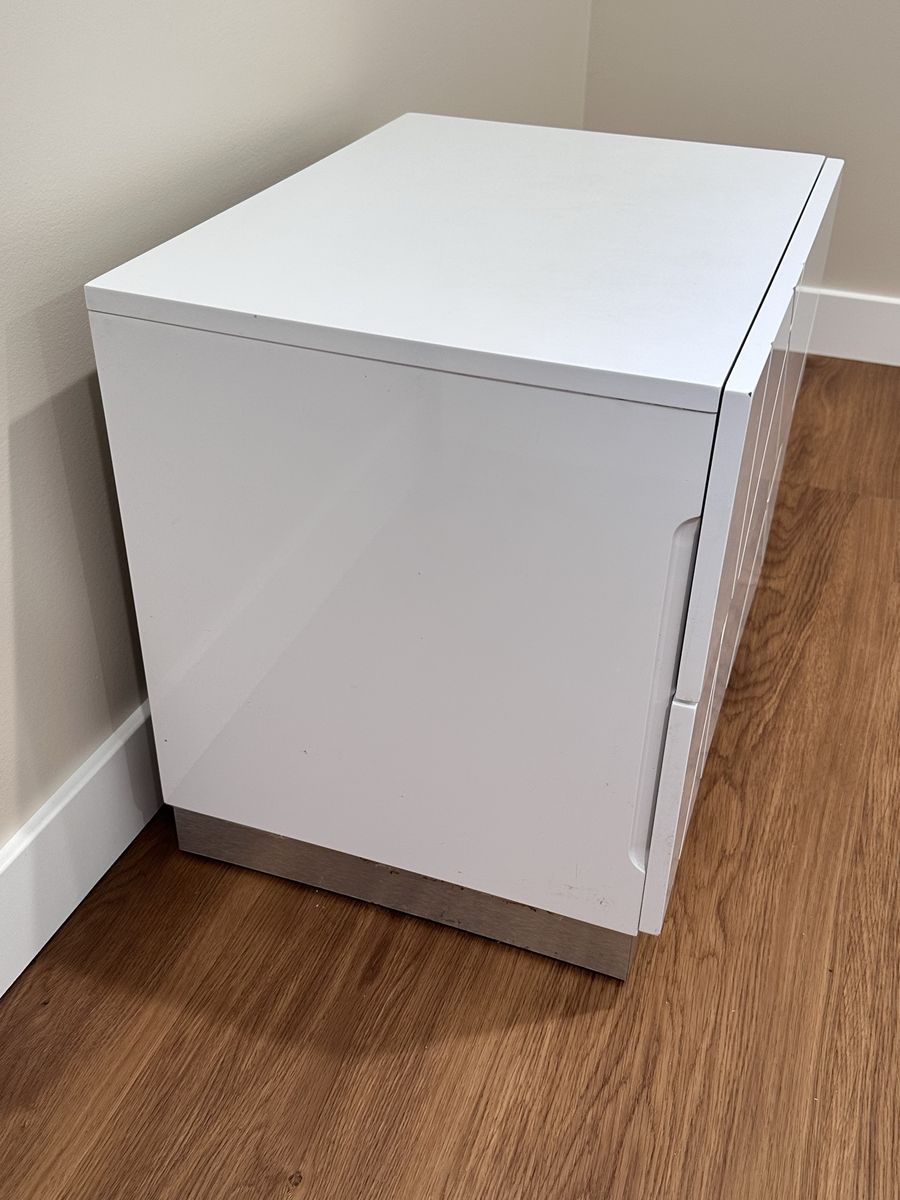Main image 3