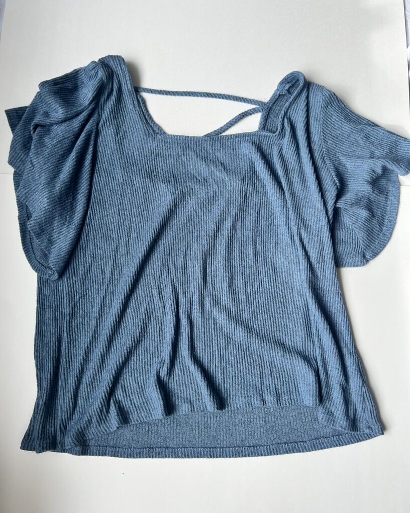 Maurices Size 1 Top – Blue Waist-Length Shirt – Soft Fabric – Cute Back Detail