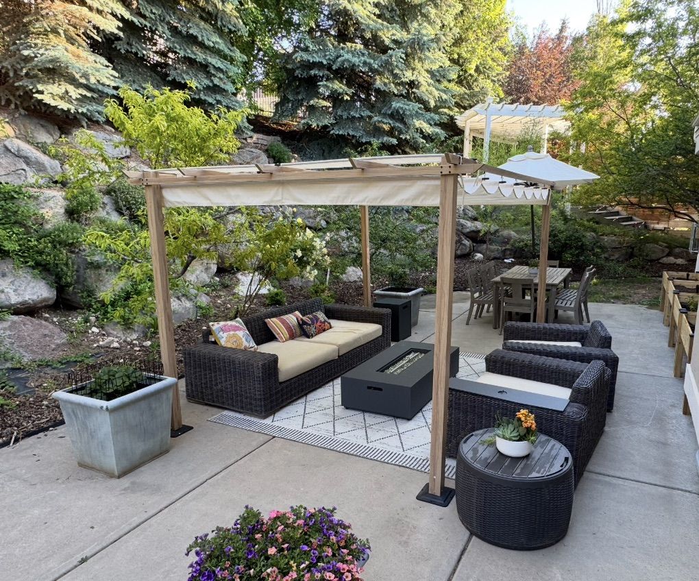 Metal Freestanding Pergola With Canopy
