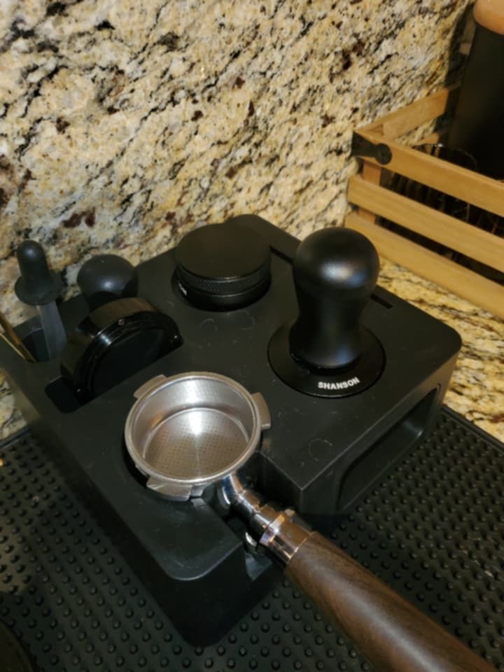 Espresso Tamping/Acessories Station 