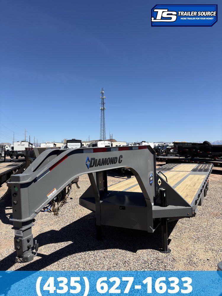 8.5x32 Diamond C FMAX-HDT 216 Gooseneck Hydraulic Dovetail Equipment Trailer - 40K GVWR - Hydraulic Jack(s)