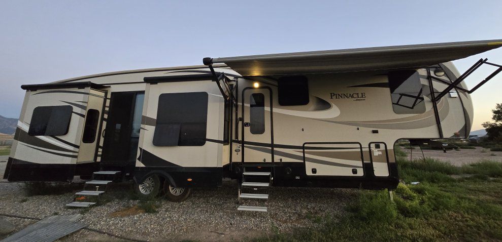 Jayco Pinnacle 2017 43ft