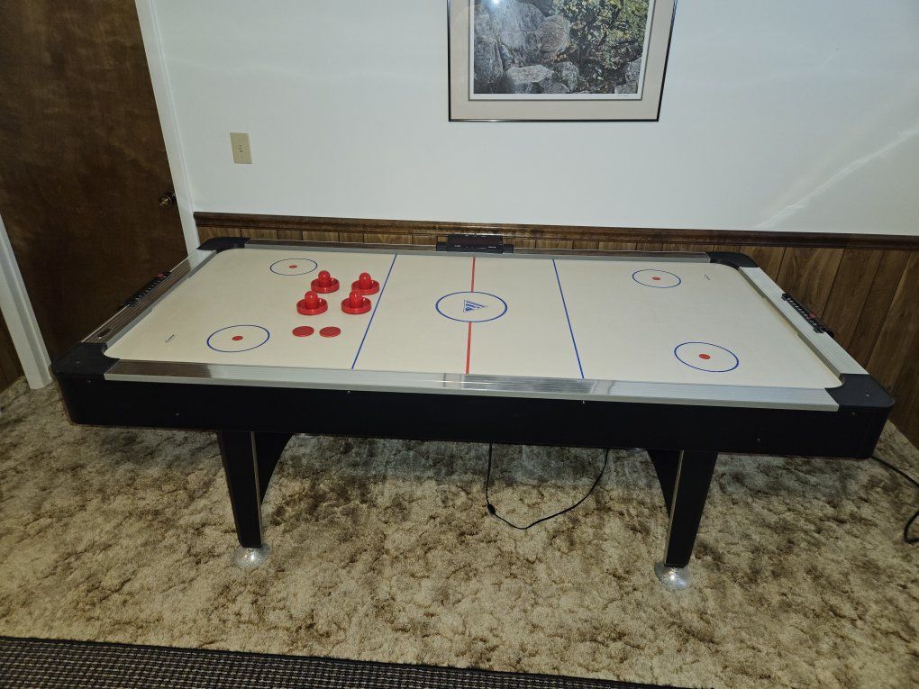 Air Hockey Table