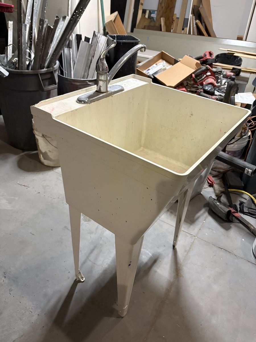 Shop sink