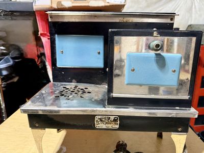 Metropolitan Electric Vintage Toy Kitchen Stove La
