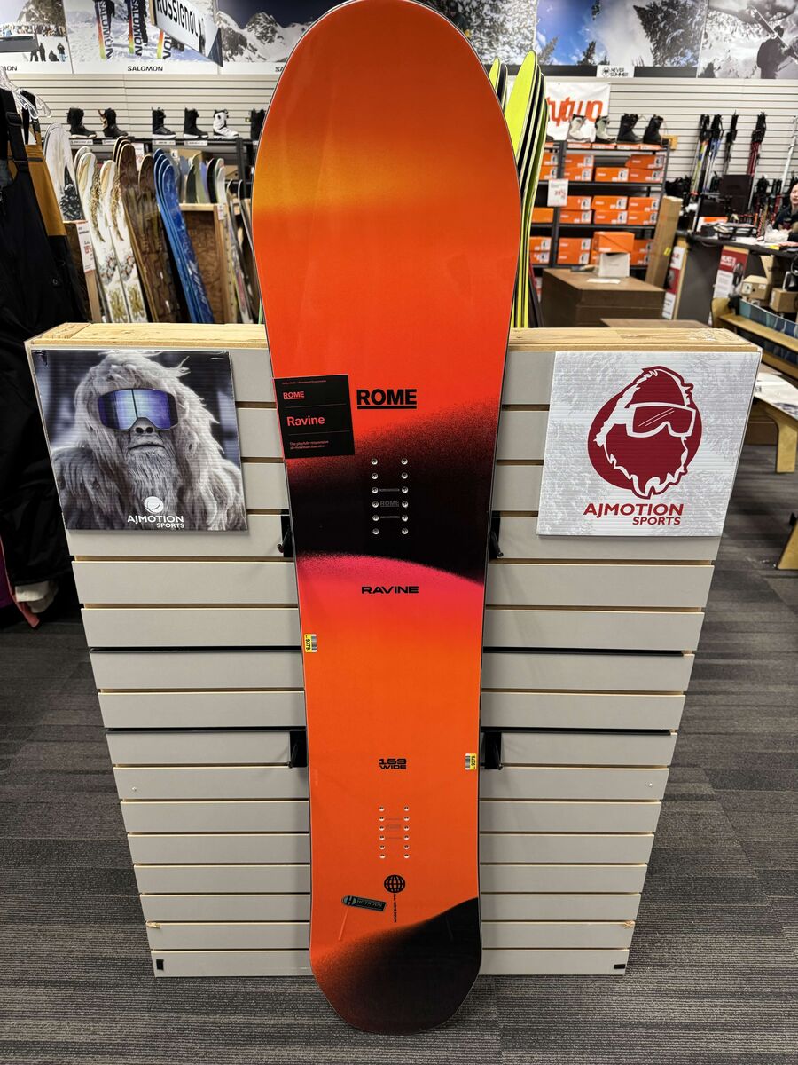 Rome Ravine 159cm Wide Snowboard - Lightly Used (2026)