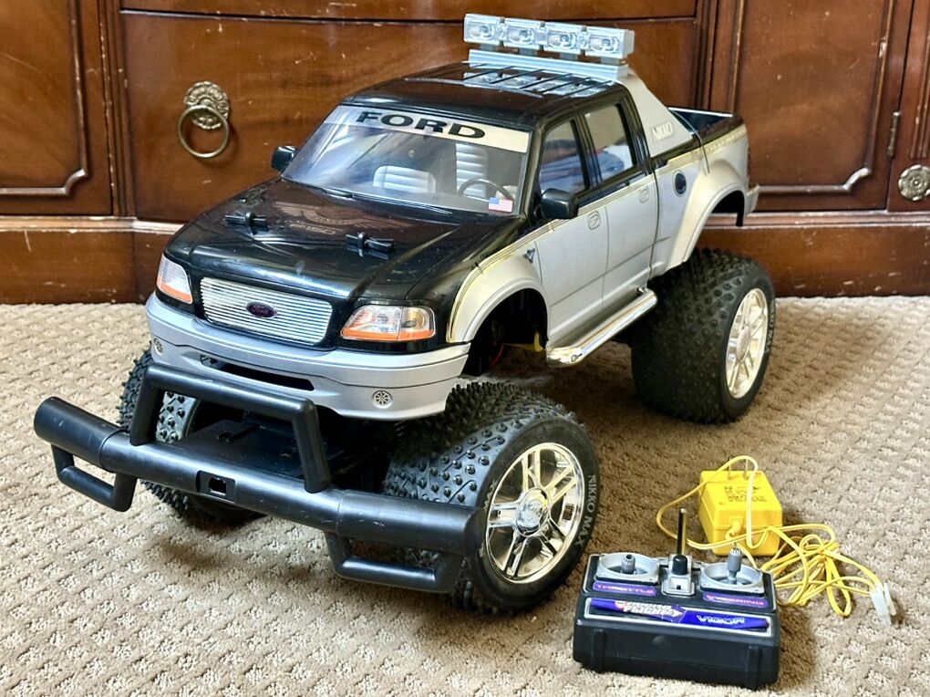 Large Collectors Radio Control Ford F-150 Truck