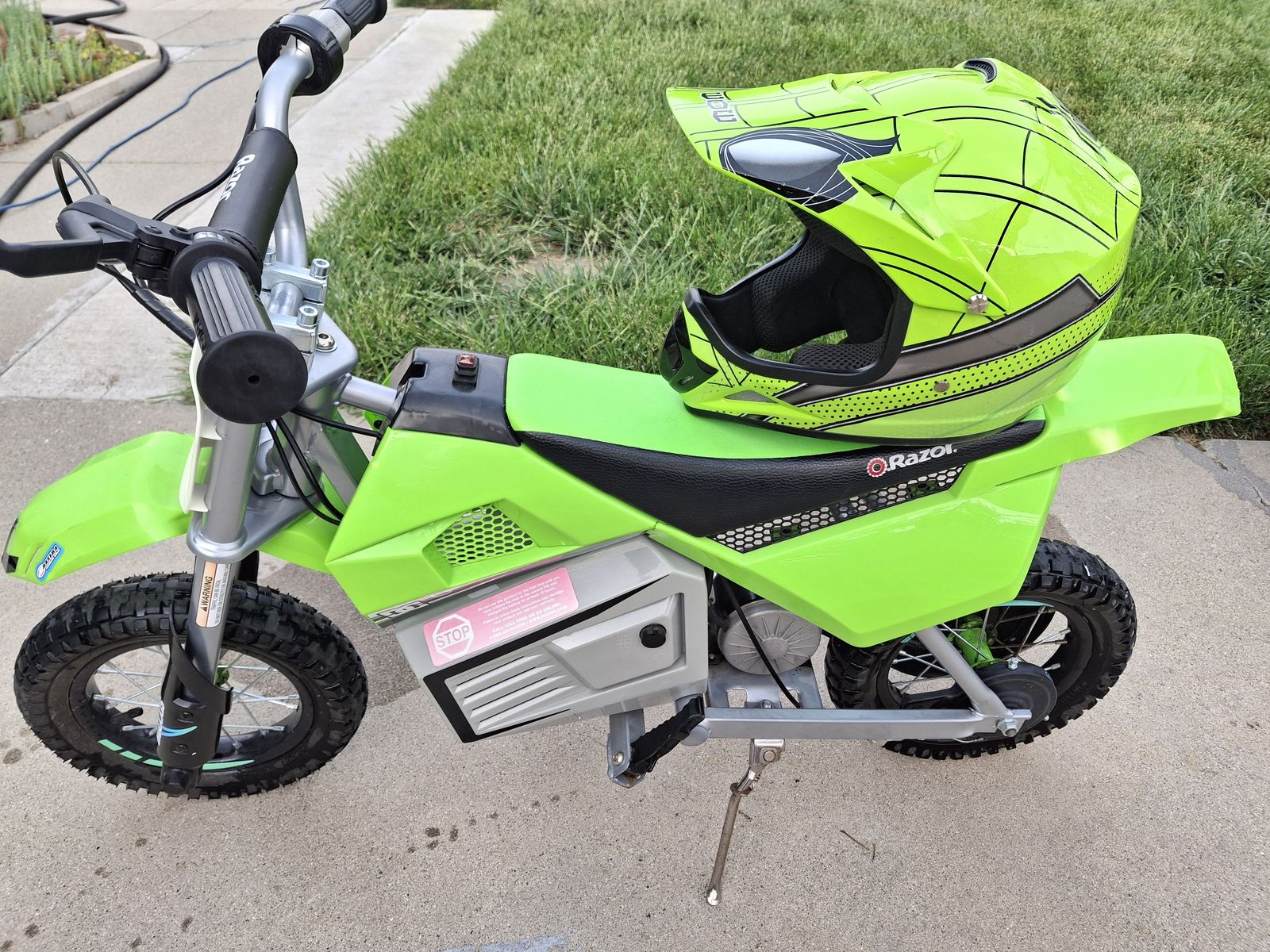 Razor MX350 dirt bike