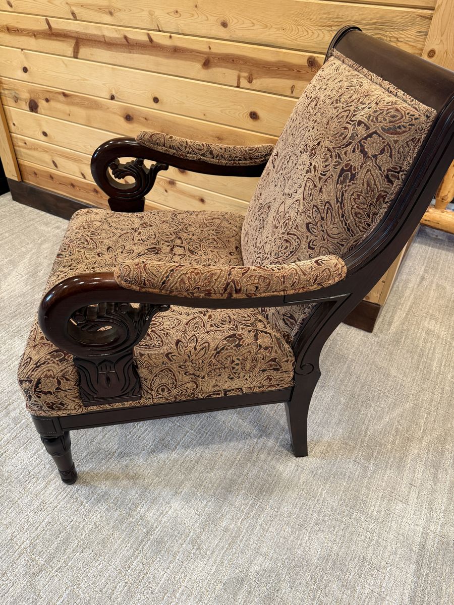 Elegant Traditional Accent Chairs – Set of 2 – Solid Wood – Excellent Condition