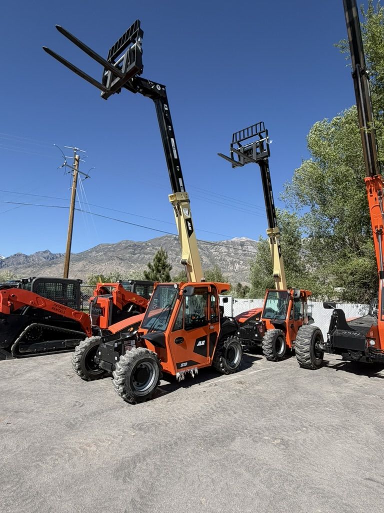 JLG 519 Telehandler Rental – Compact Reach for Lifting, Loading & Jobsite Material Handling