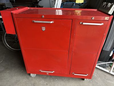 Beach Rolling Tool Chest With Tools