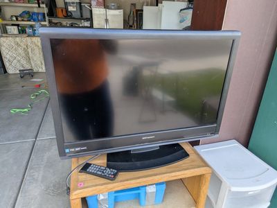 32" TV. RCA and HDMI hookups