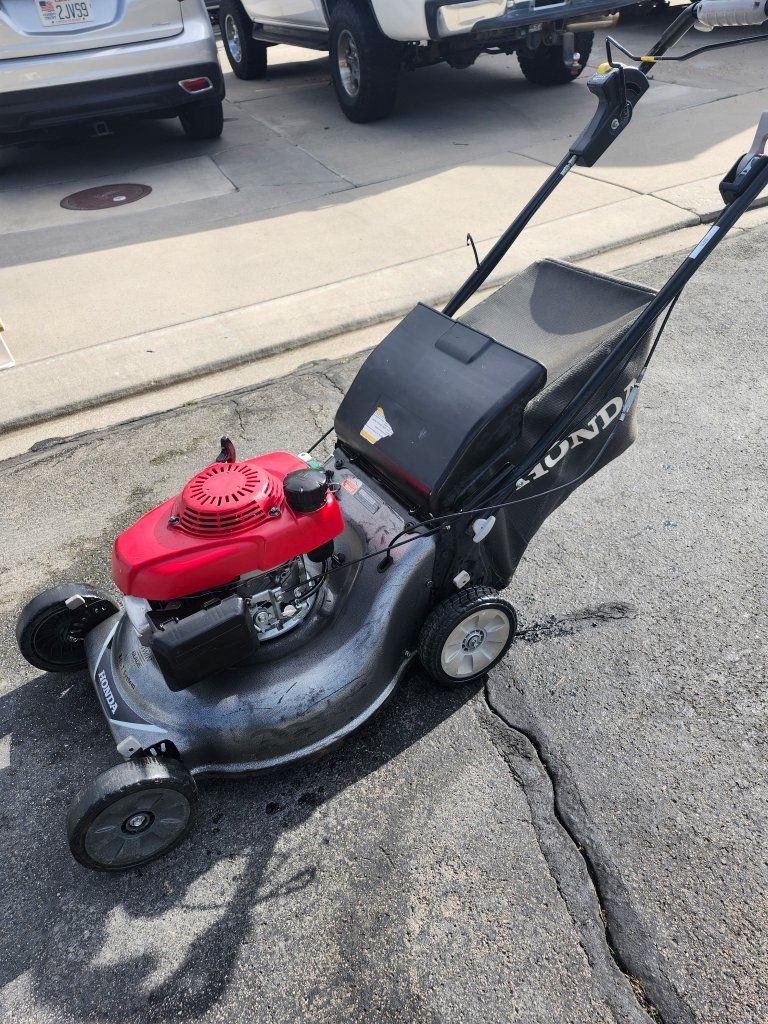Honda Gas self Propelled mower