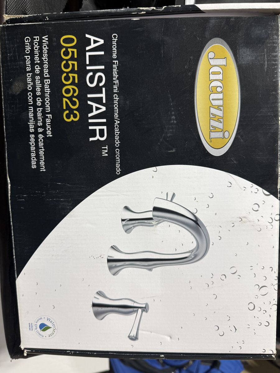 Bathroom faucet NEW IN BOX