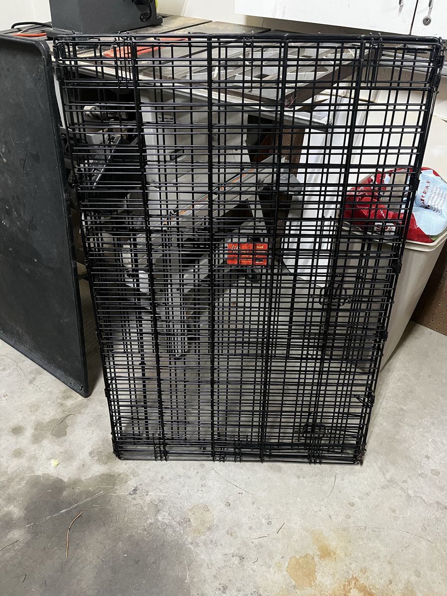 Petmate Black Wire Dog Crate Kennel, Foldable, For large dog or small. Used