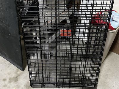Petmate Black Wire Dog Crate Kennel, Foldable, For large dog or small. Used