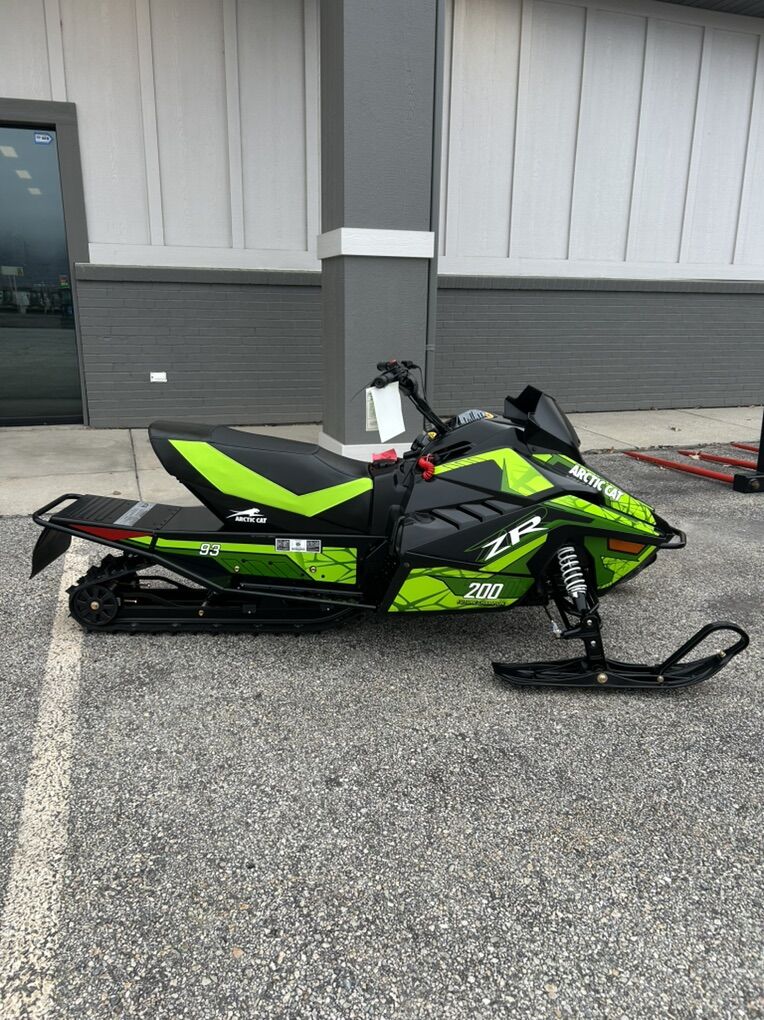 ARCTIC CAT ZR 200 ES YOUTH SNOWMOBILE