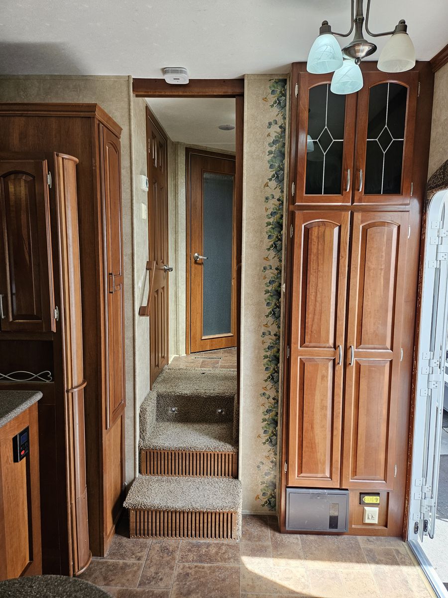 Main image 12