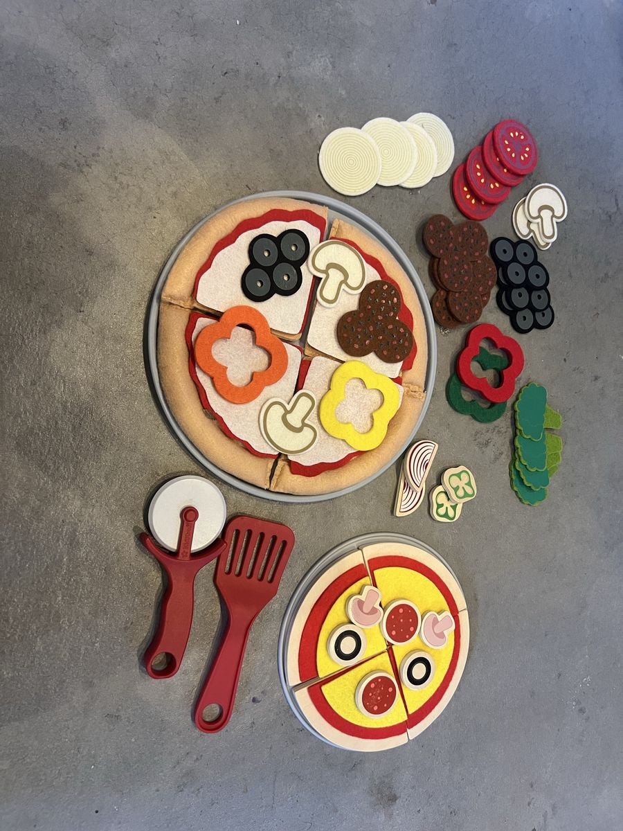 Melissa and Doug pizza set