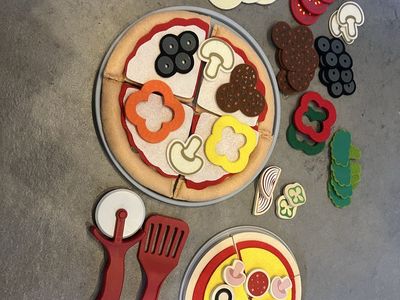 Melissa and Doug pizza set