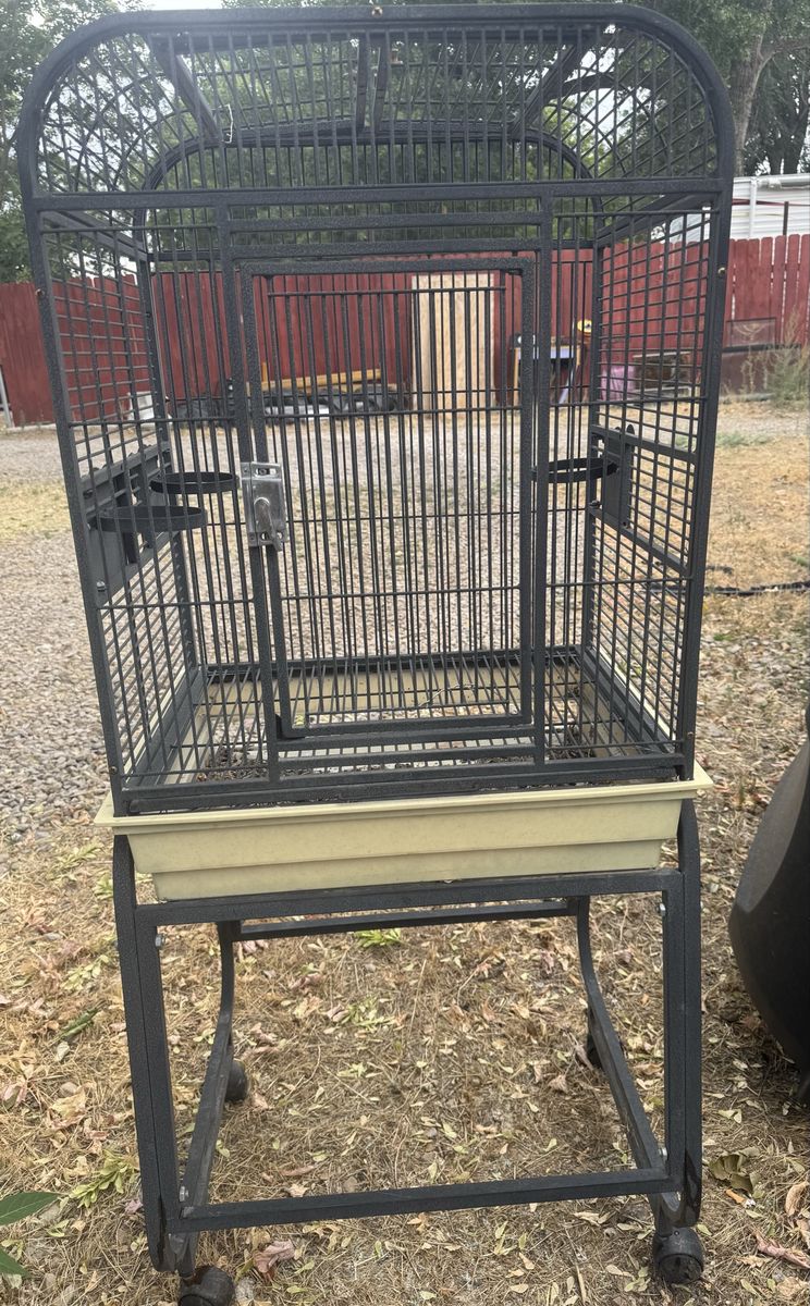 Large parrot sized birdcage