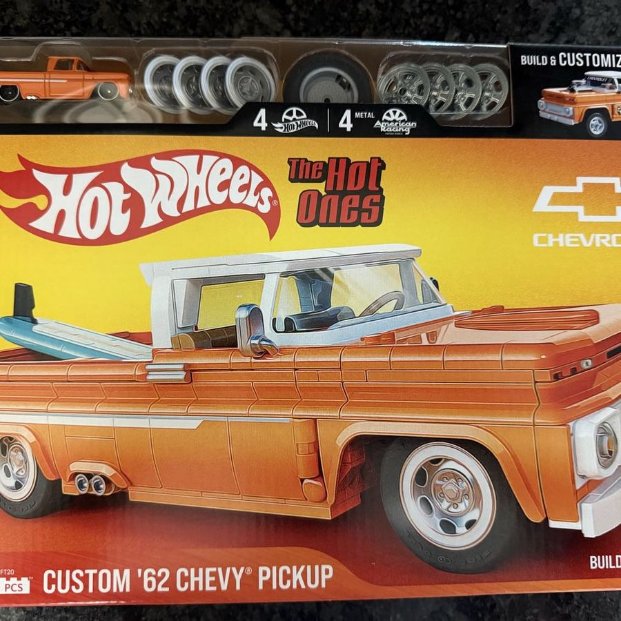 Mattel Brick Shop Hot Wheels Custom 62 Chevy Pickup Building Kit UNOPENED