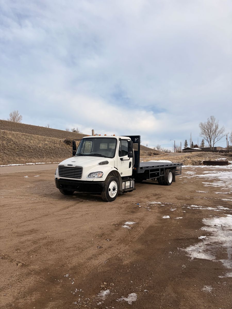 2016 Freightliner M2 106 Business Class Flatbed
