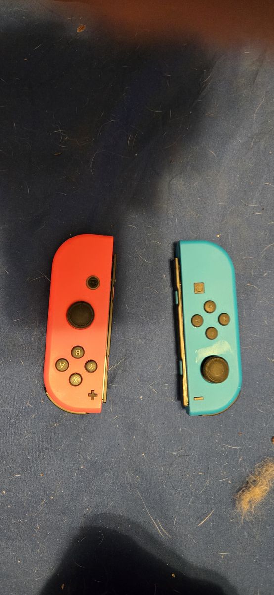 Blue and red joycons for Nintendo switch