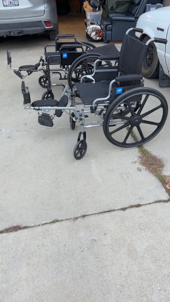 Costco medline Wheelchair with Adjustable Legs