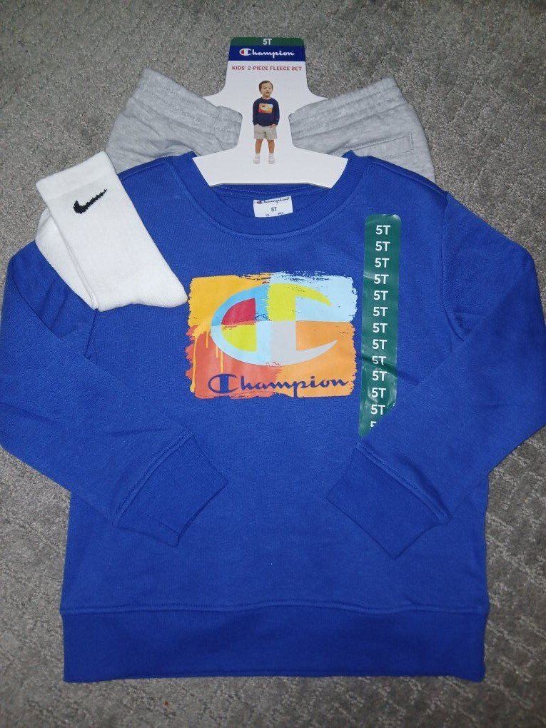 5T boys outfit. Champion. New