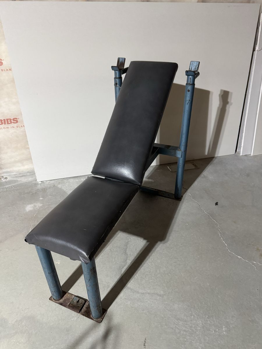 Beginner weight lifting bench