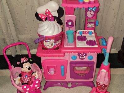 Minnie Mouse Play House Kitchen and Accessories