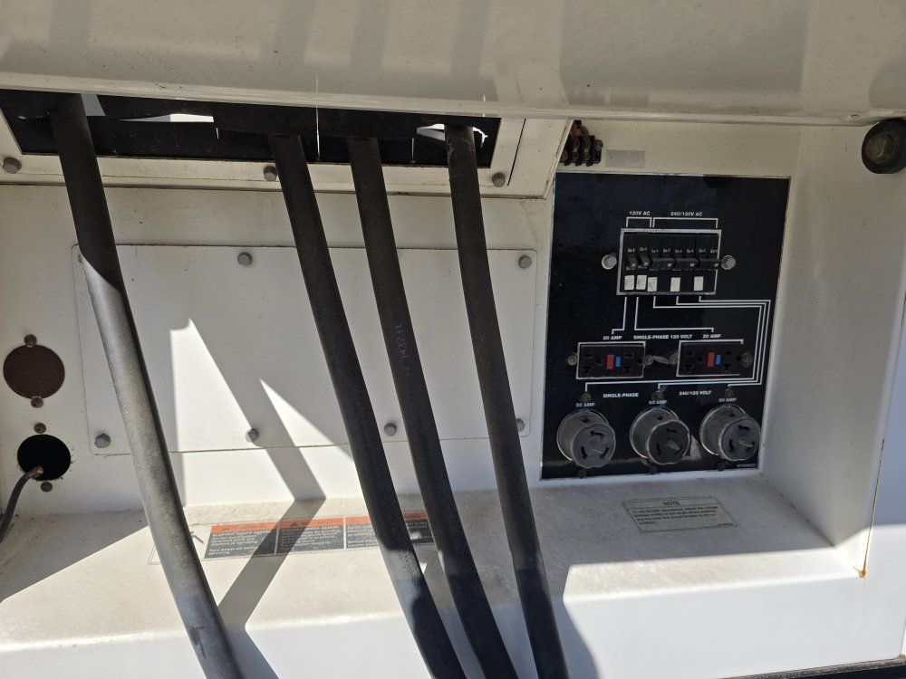 Main image 6