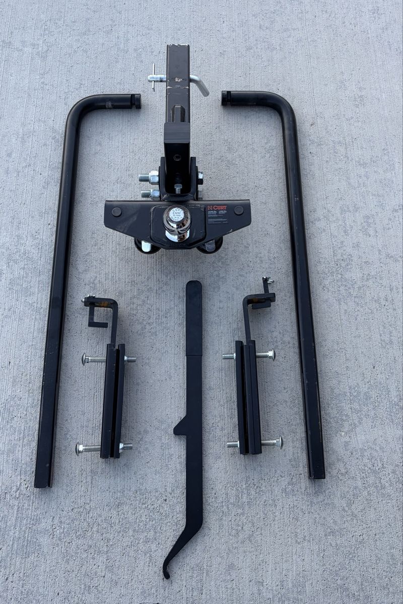 CURT TruTrack 2P Weight Distribution Hitch – 10,000 lbs Capacity with Dual Sway Control