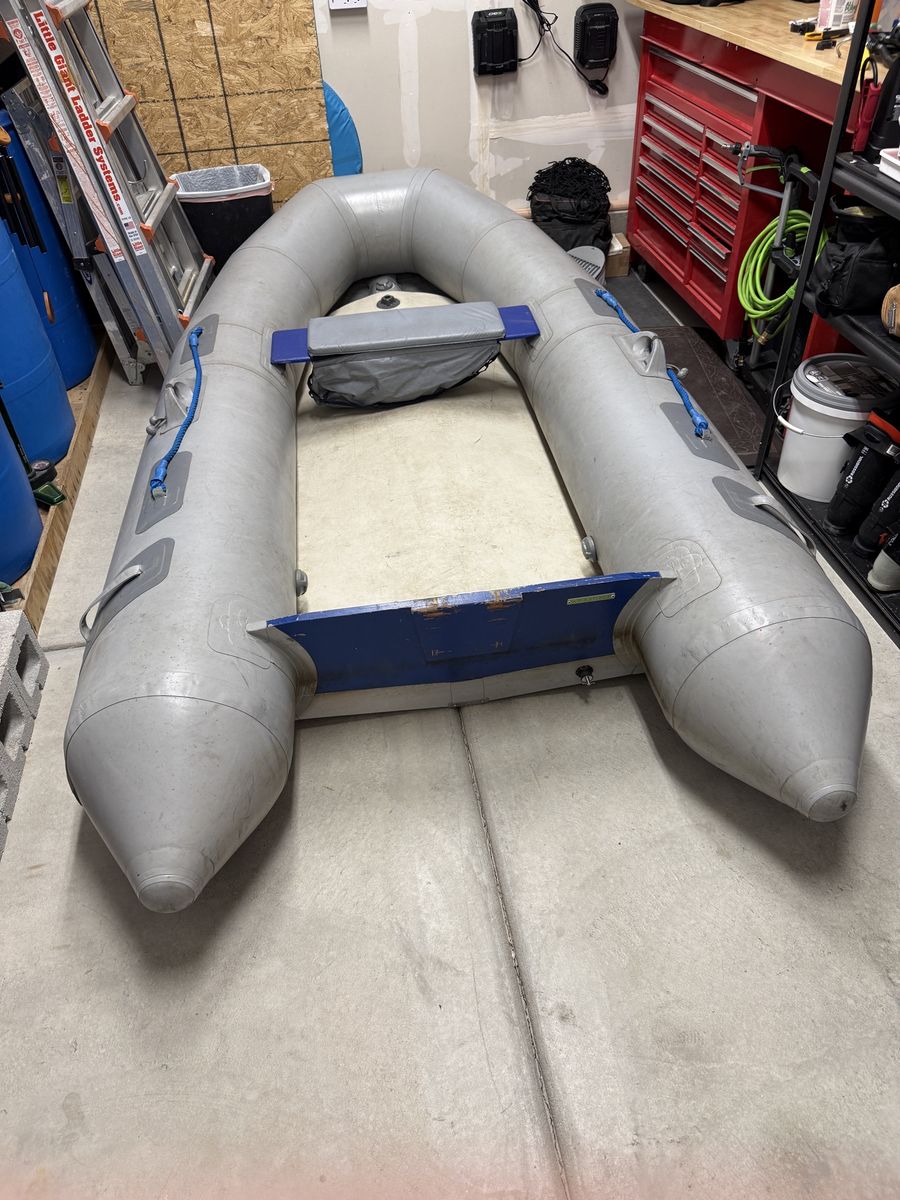 Avon Rover R3-11 4 Person Inflatable Boat