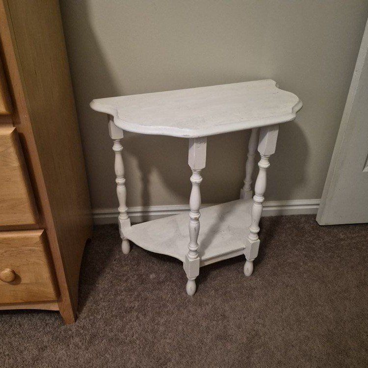 White Half-Moon Entryway Accent Table with Shelf - 2 Tier Scalloped Edge Console