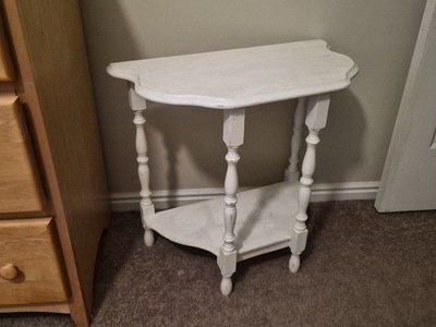 White Half-Moon Entryway Accent Table with Shelf - 2 Tier Scalloped Edge Console