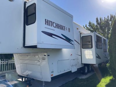 2000 NuWa HitchHiker II 5th Wheel Travel Trailer