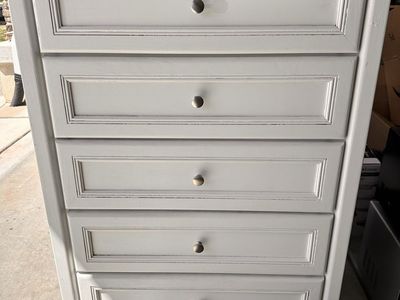 Free dresser