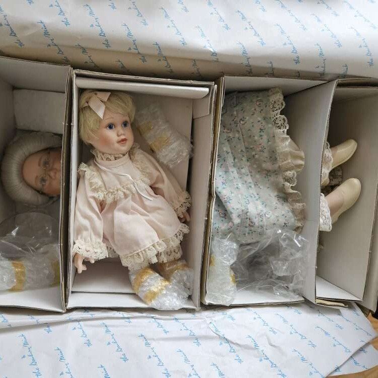 Danbury Mint Dolls/make an offer
