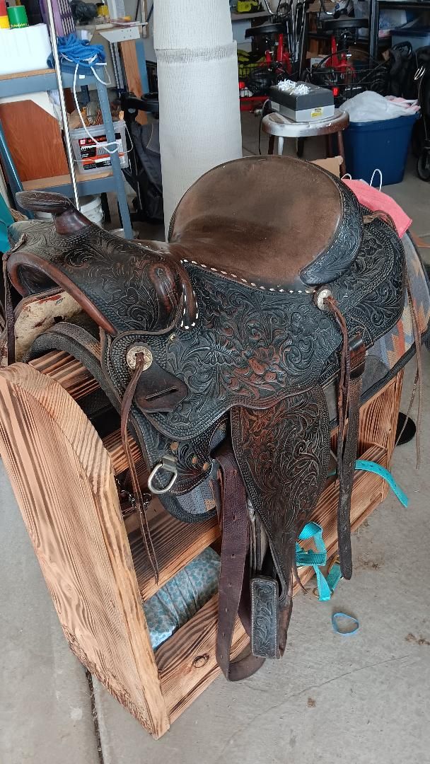 Western Leather Horse Saddle - Tooled Black & Brown with White Stitching, 14.5" Seat
