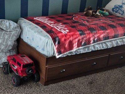 Brown Sailors Bed-No headboard