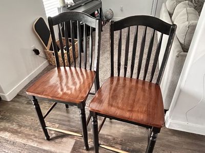 Table with 6 chairs
