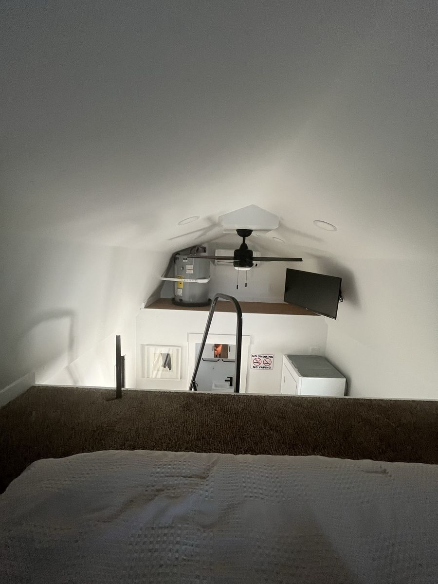 Main image 6