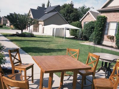 Solid Wood Circle/Square Table + 6 matching chairs